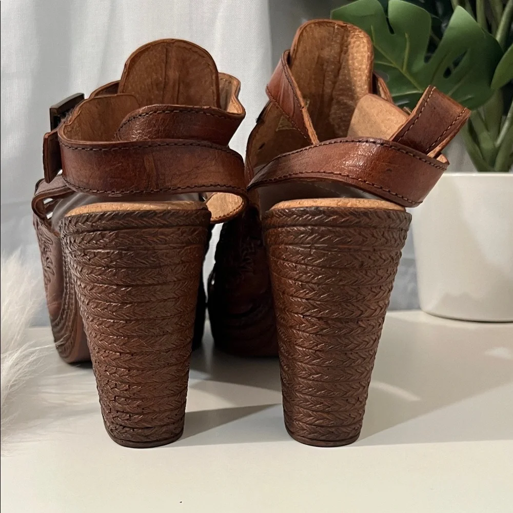 Roper Tan Leather Cut-Out Heels - Picture 6 of 7